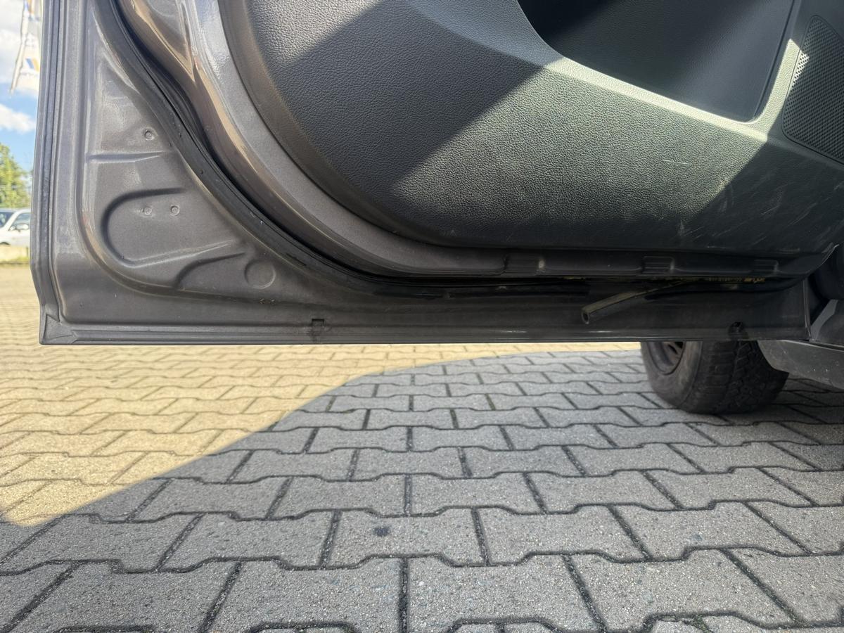 Ford Focus 3 original T&uuml;r vorn links Brisbane Braun 5-T&uuml;rer Rohbau Bj.2012